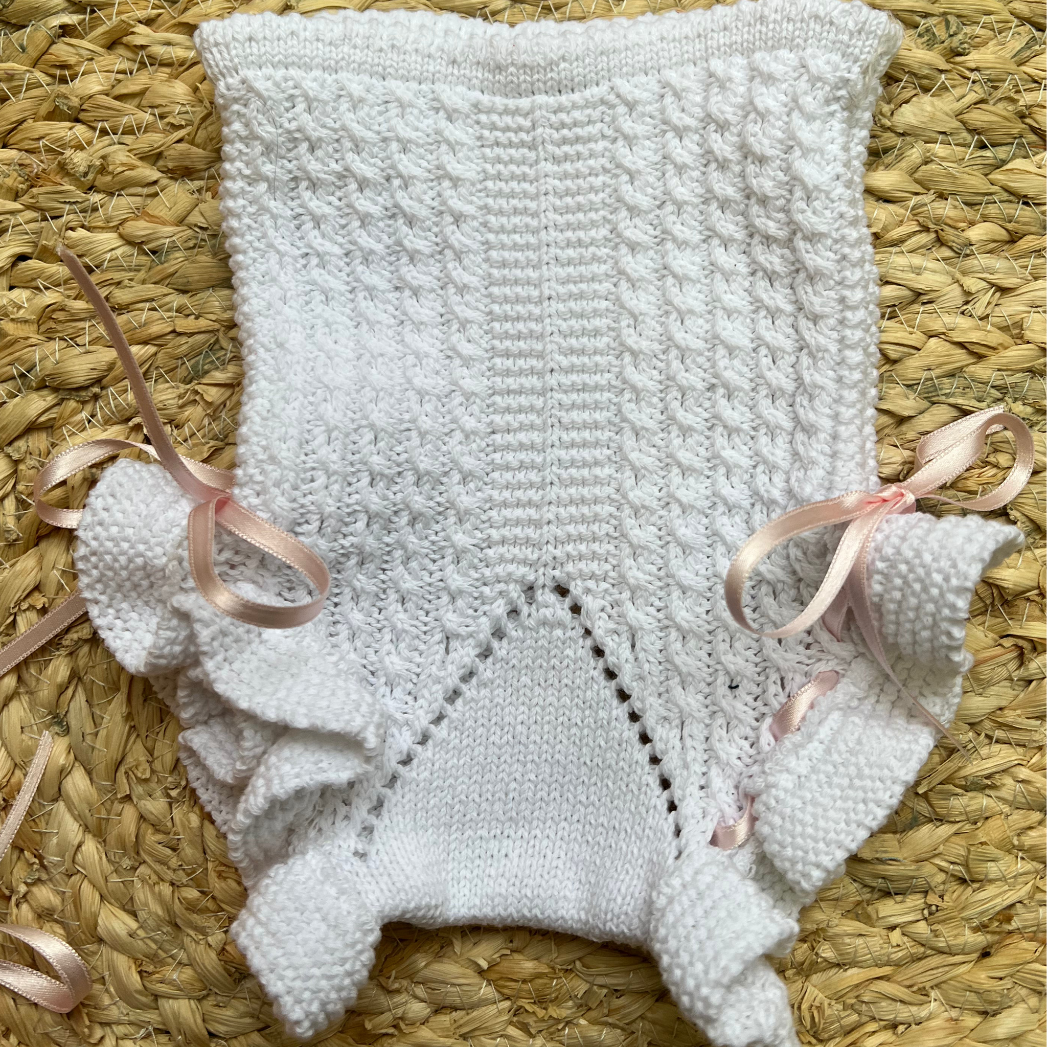 CUBRE BLANCO CON LAZOS ROSAS