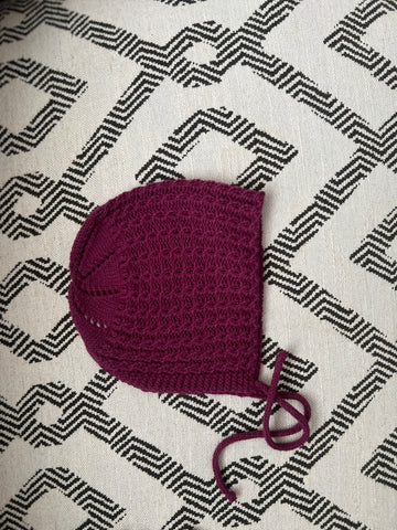GORRO OCHOS BERENJENA